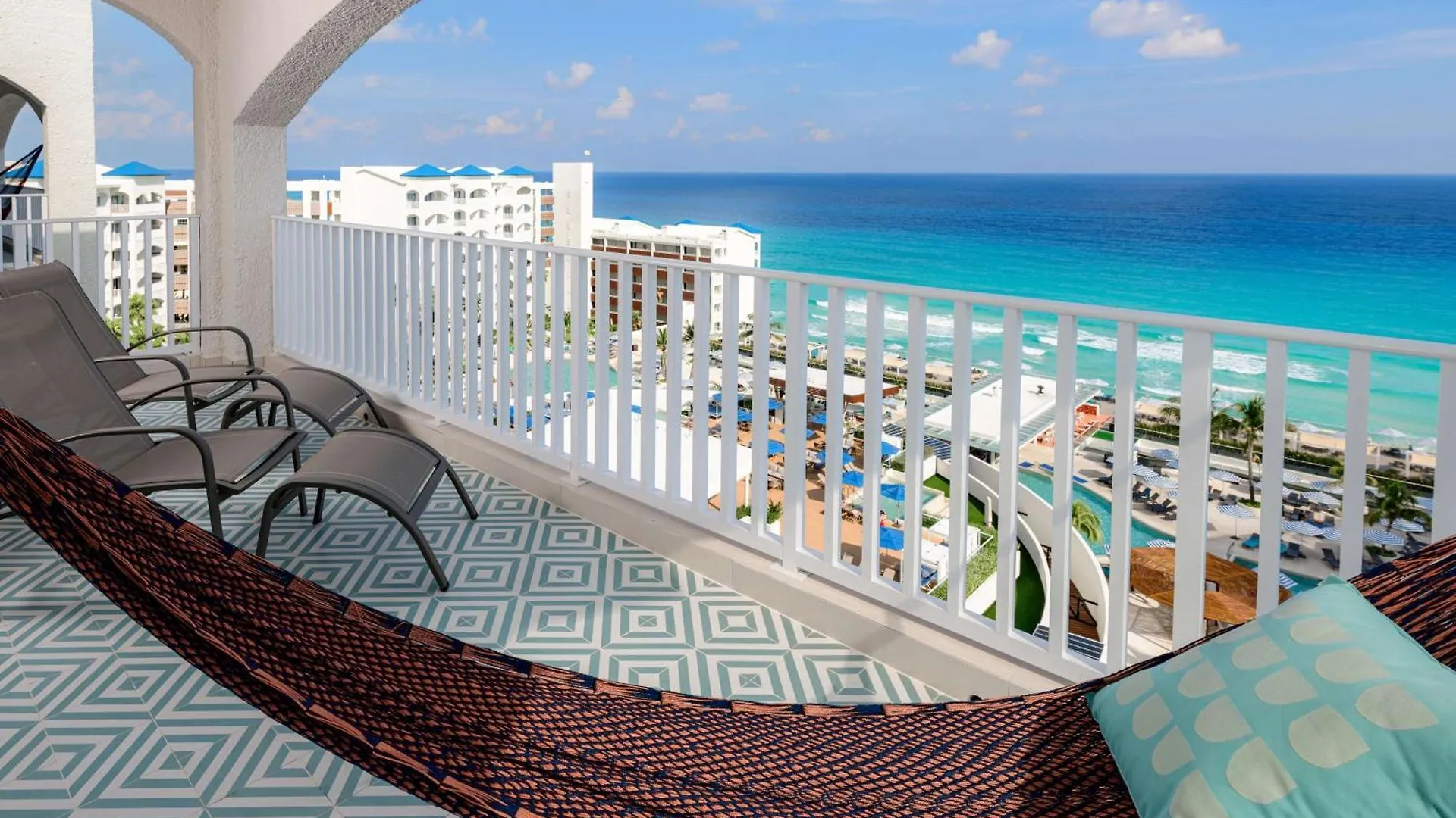 Hilton Cancun Mar Caribe All-Inclusive Resort