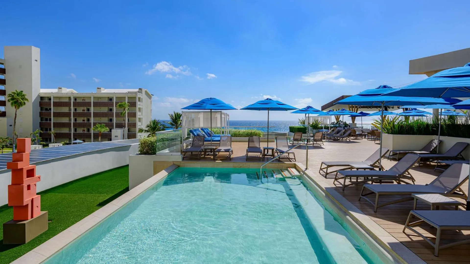 Hilton Cancun Mar Caribe All-Inclusive Resort