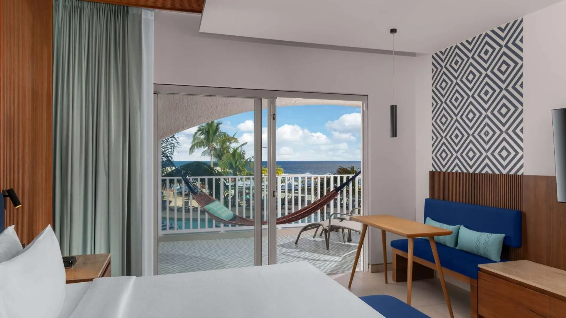 Hilton Cancun Mar Caribe All-Inclusive Resort