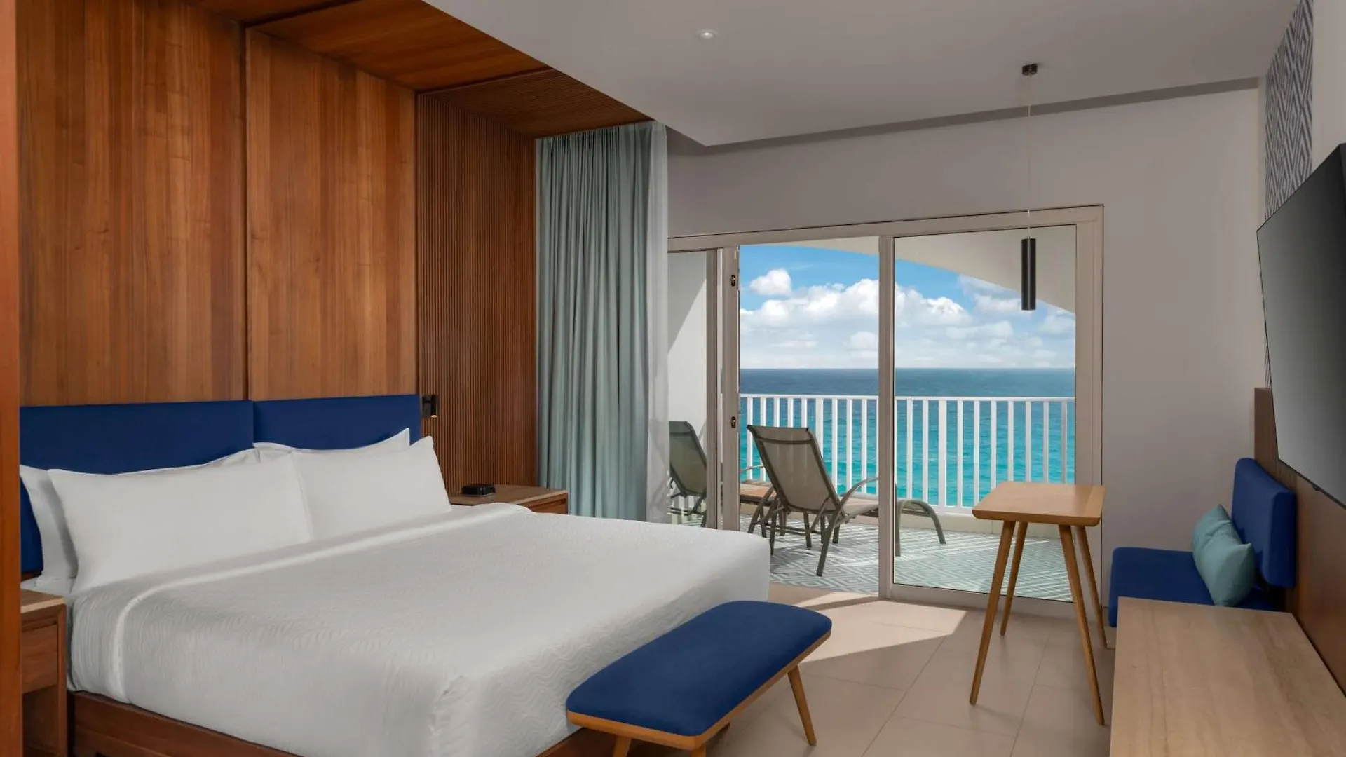 Hilton Cancun Mar Caribe All-Inclusive Resort 5*,  Mexico