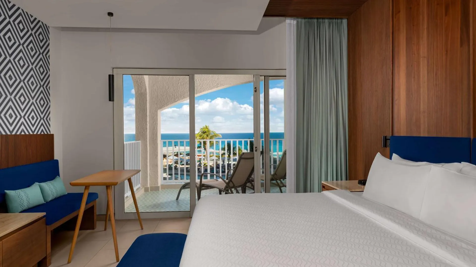 Hilton Cancun Mar Caribe All-Inclusive Resort